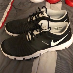Nike flex show shoes 👟 size 12’s
